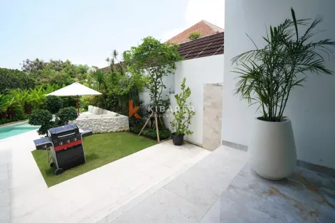 5 bedrooms Villa in Canggu, Badung, Indonesia No. 11776 9