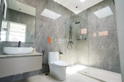 5 bedrooms Villa in Canggu, Badung, Indonesia No. 11776 28