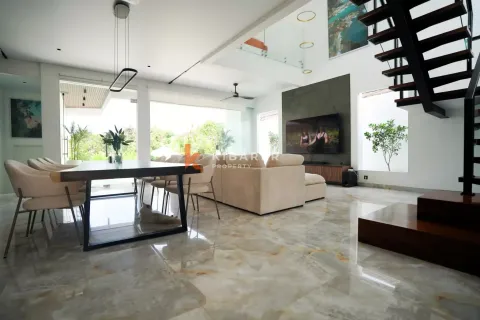 5 bedrooms Villa in Canggu, Badung, Indonesia No. 11776 3