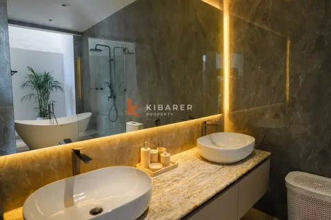 5 bedrooms Villa in Canggu, Badung, Indonesia No. 11776 13