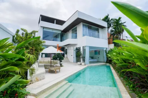 5 bedrooms Villa in Canggu, Badung, Indonesia No. 11776