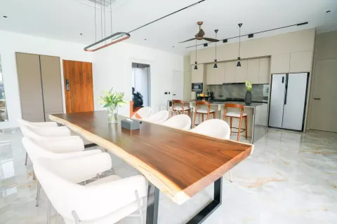 5 bedrooms Villa in Canggu, Badung, Indonesia No. 11776 7