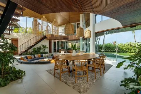 5 bedrooms Villa in Tumbak Bayuh, Mengwi, Badung, Indonesia No. 10646 10