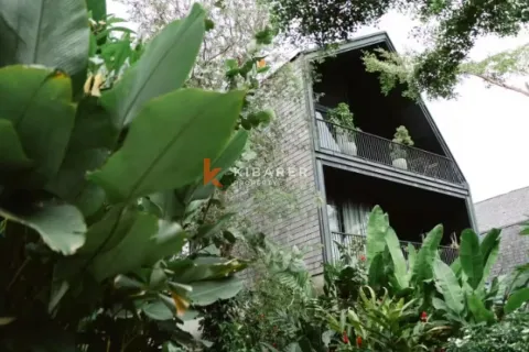 4 bedrooms Villa in Tibubeneng, Badung, Indonesia No. 12325