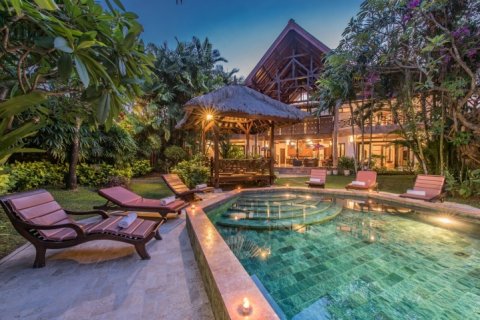 5 bedrooms Villa in Seminyak, Badung, Indonesia No. 1166
