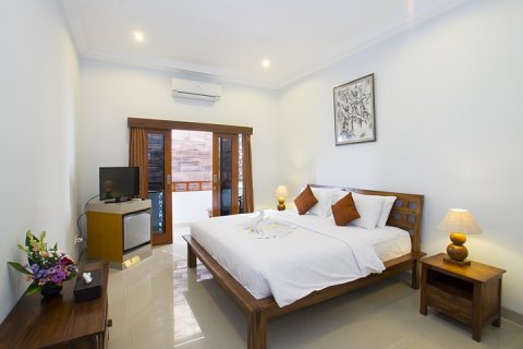 6 bedrooms Villa in Seminyak, Badung, Indonesia No. 1164 11