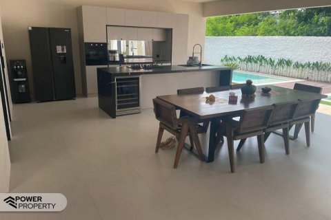 3 bedrooms Villa in South Kuta, Badung, Indonesia No. 8662 15