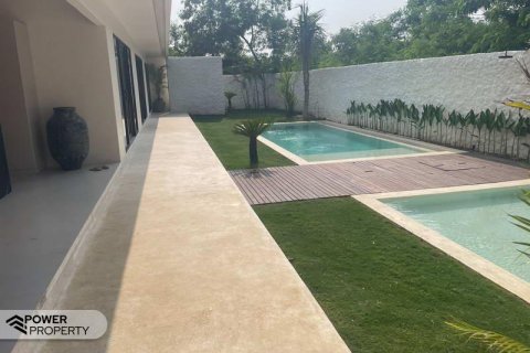 3 bedrooms Villa in South Kuta, Badung, Indonesia No. 8662 17