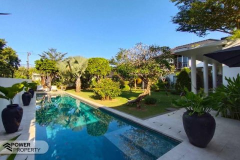 4 bedrooms Villa in Jimbaran, Badung, Indonesia No. 8697