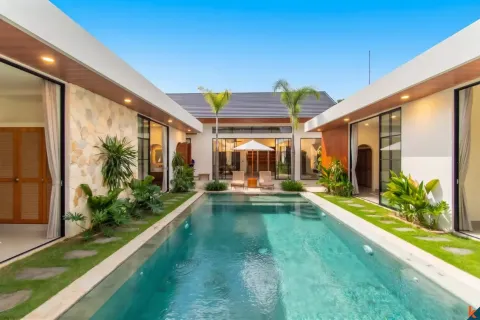 4 bedrooms Villa in Tibubeneng, Badung, Indonesia No. 13149 3