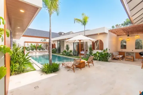 4 bedrooms Villa in Tibubeneng, Badung, Indonesia No. 13149 2