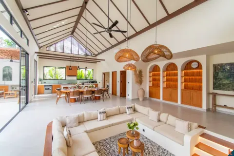 4 bedrooms Villa in Tibubeneng, Badung, Indonesia No. 13149 4