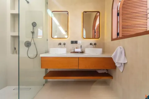 4 bedrooms Villa in Tibubeneng, Badung, Indonesia No. 13149 22