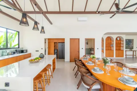 4 bedrooms Villa in Tibubeneng, Badung, Indonesia No. 13149 5