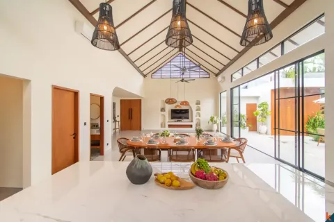 4 bedrooms Villa in Tibubeneng, Badung, Indonesia No. 13149 10
