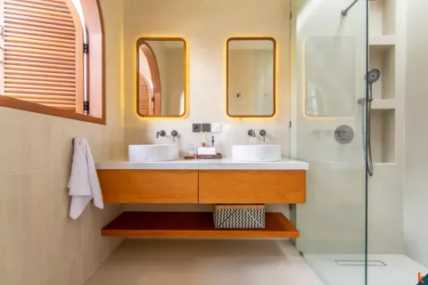 4 bedrooms Villa in Tibubeneng, Badung, Indonesia No. 13149 17
