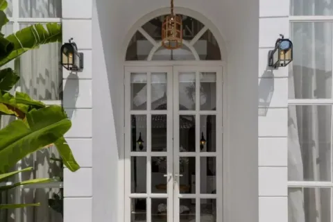3 bedrooms Villa in Tibubeneng, Badung, Indonesia No. 10859