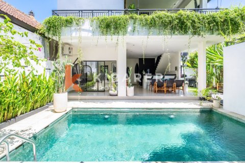 3 bedrooms Villa in Tibubeneng, Badung, Indonesia No. 12871 4