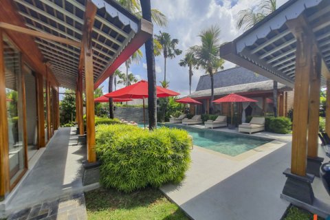 4 bedrooms Villa in Kerobokan, Badung, Indonesia No. 11451 10