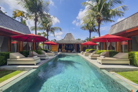 4 bedrooms Villa in Kerobokan, Badung, Indonesia No. 11451