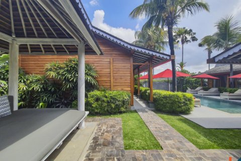 4 bedrooms Villa in Kerobokan, Badung, Indonesia No. 11451 9