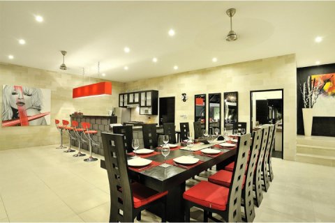 4 bedrooms Villa in Seminyak, Badung, Indonesia No. 922 13