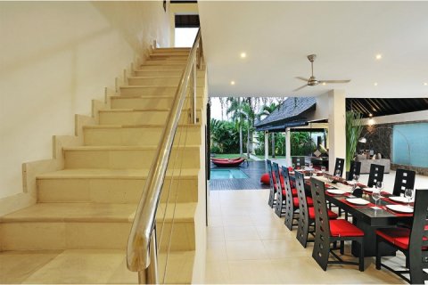 4 bedrooms Villa in Seminyak, Badung, Indonesia No. 922 19