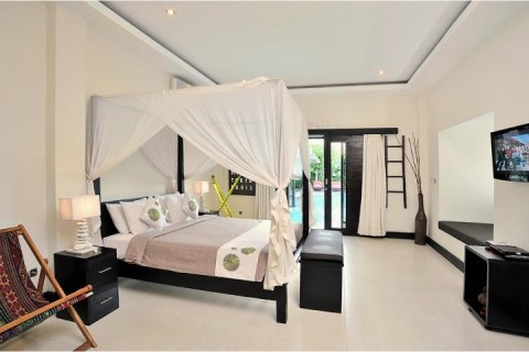 4 bedrooms Villa in Seminyak, Badung, Indonesia No. 922 2