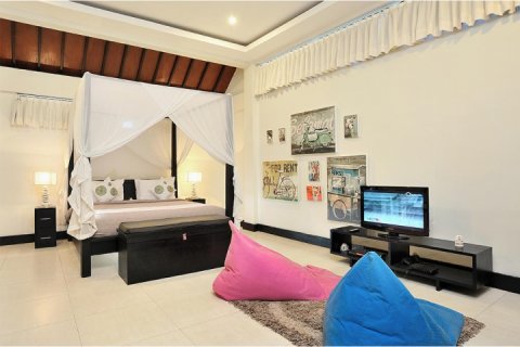 4 bedrooms Villa in Seminyak, Badung, Indonesia No. 922 8