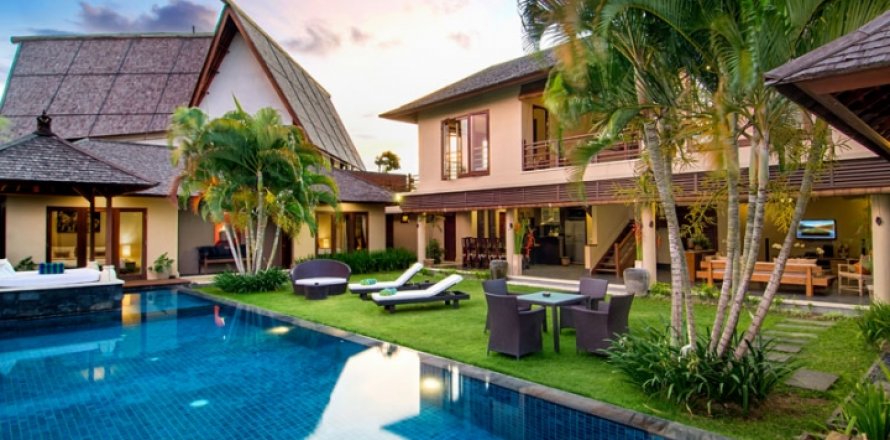 5 bedrooms Villa in Seminyak, Badung, Indonesia No. 924