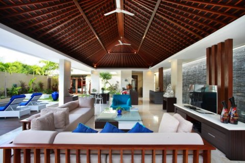 4 bedrooms Villa in Seminyak, Badung, Indonesia No. 904 6