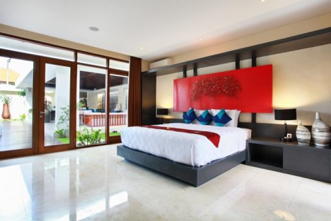 4 bedrooms Villa in Seminyak, Badung, Indonesia No. 904 13