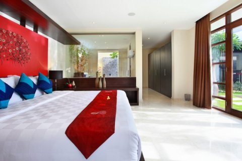 4 bedrooms Villa in Seminyak, Badung, Indonesia No. 904 16