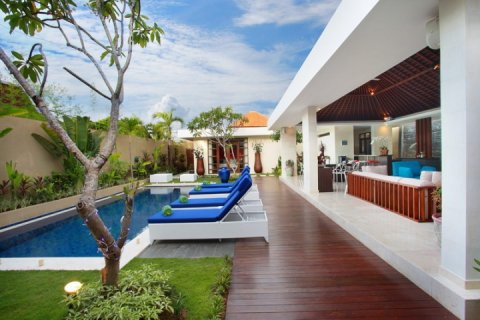4 bedrooms Villa in Seminyak, Badung, Indonesia No. 904 4