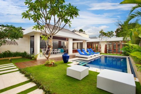 4 bedrooms Villa in Seminyak, Badung, Indonesia No. 904