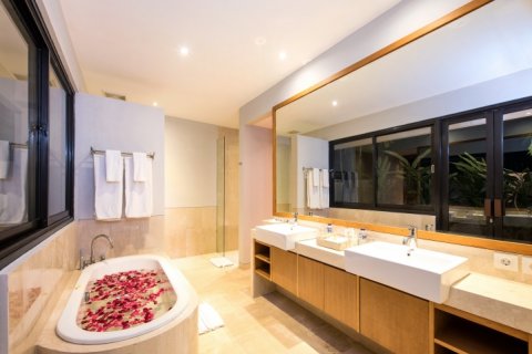 4 bedrooms Villa in South Kuta, Badung, Indonesia No. 905 19