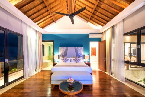 4 bedrooms Villa in South Kuta, Badung, Indonesia No. 905 10