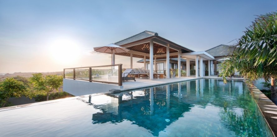 4 bedrooms Villa in South Kuta, Badung, Indonesia No. 905