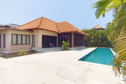 3 bedrooms Villa in Seminyak, Badung, Indonesia No. 9569 2