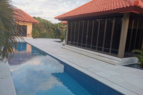 3 bedrooms Villa in Seminyak, Badung, Indonesia No. 9569 11