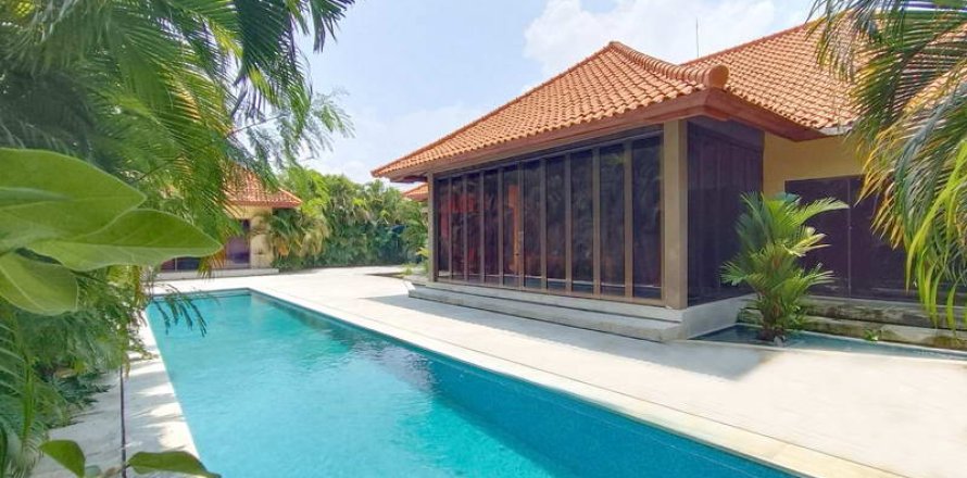 3 bedrooms Villa in Seminyak, Badung, Indonesia No. 9569