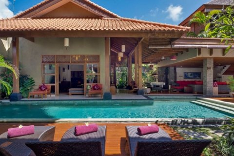 Вилла с 4 спальнями в Seminyak, Бадунг, Индонезия № 846