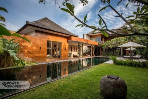 4 bedrooms Villa in Seminyak, Badung, Indonesia No. 8689 4