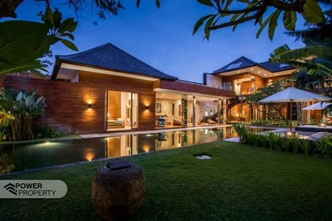 4 bedrooms Villa in Seminyak, Badung, Indonesia No. 8689 9