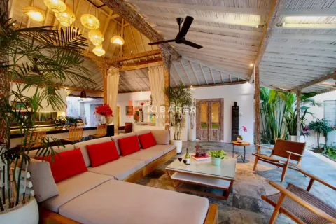 4 bedrooms Villa in Tibubeneng, Badung, Indonesia No. 11781 5