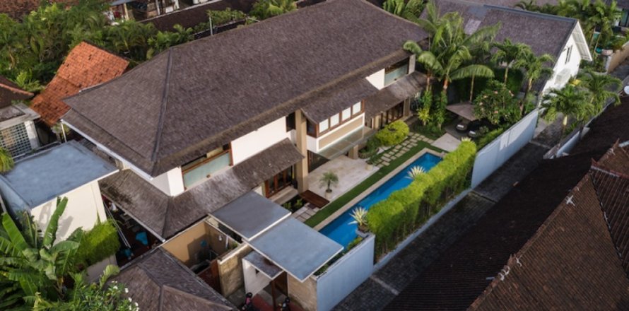 3 bedrooms Villa in Seminyak, Badung, Indonesia No. 11191