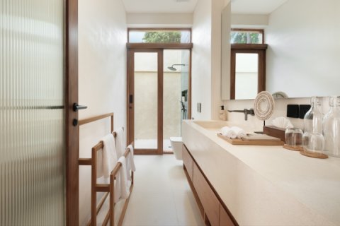 5 bedrooms Villa in South Denpasar, Denpasar, Indonesia No. 10055 8