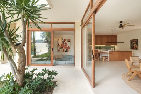 9 bedrooms Villa in South Denpasar, Denpasar, Indonesia No. 10053 2