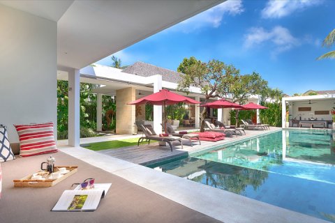 5 bedrooms Villa in Seminyak, Badung, Indonesia No. 10054 8