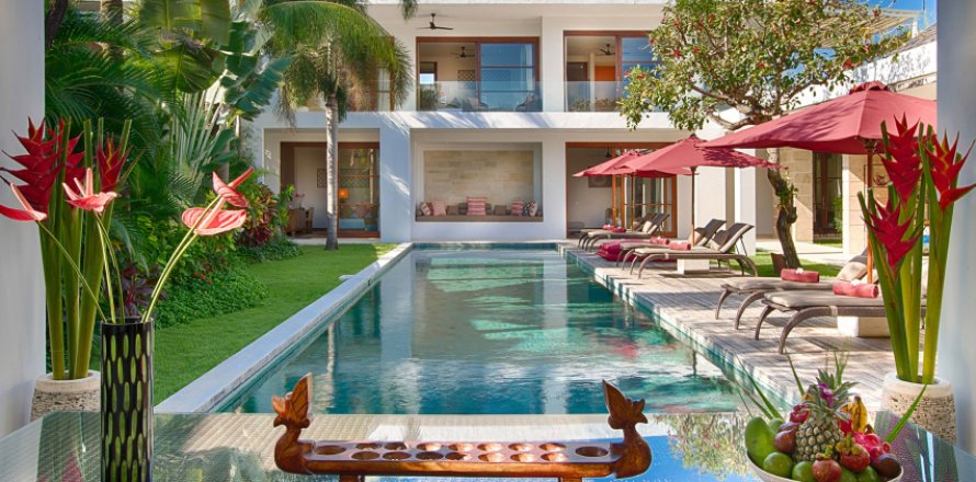 5 bedrooms Villa in Seminyak, Badung, Indonesia No. 10054